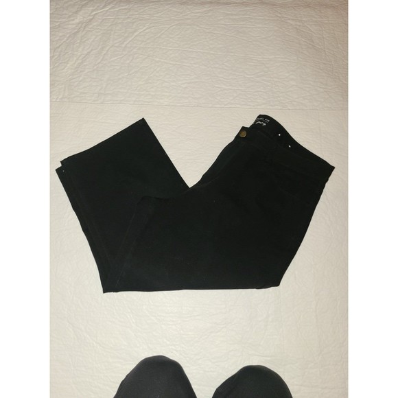 Woman's sz 16 Coldwater Creek black capri pants - Picture 4 of 4